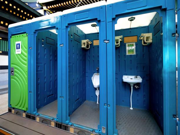 Best Portable restroom trailer rental  in Edgecliff Village, TX